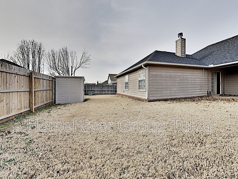 Building Photo - 10330 East 112th Pl S