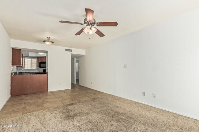 Building Photo - 985 N Granite Reef Rd