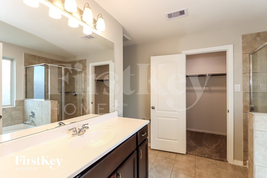 Building Photo - 9935 Yanet Grove Ln