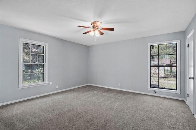 Building Photo - 210 W Willingham St