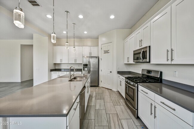 Building Photo - 10493 W Bronco Trail
