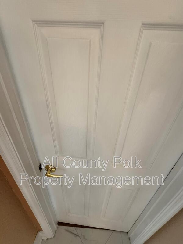 Building Photo - 2948 Vintage View Cir