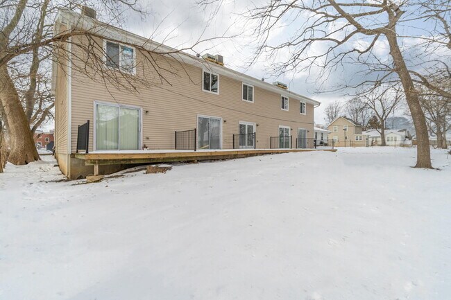 Building Photo - 1241 33rd St