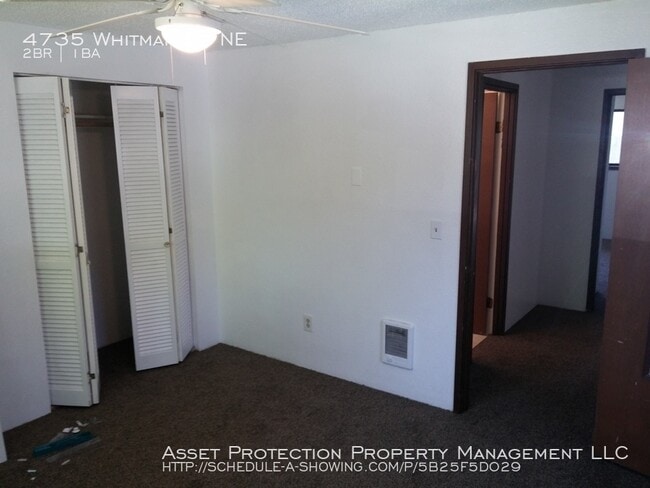 Building Photo - Adorable Duplex with Private Yard and Garage
