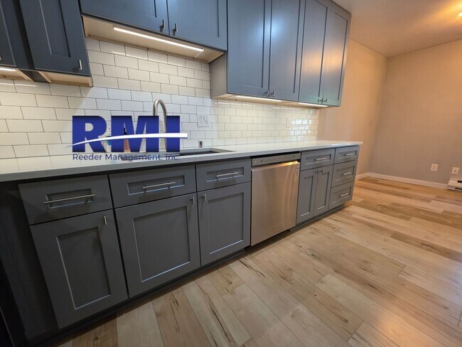 Building Photo - Updated Condo-with a Loft area!!  WATER/SEWER & TRASH INCLUDED!!!!!