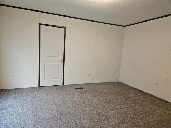 Building Photo - 112 Bosque