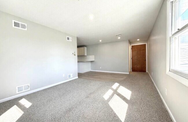 Building Photo - 1063 Tacoma St