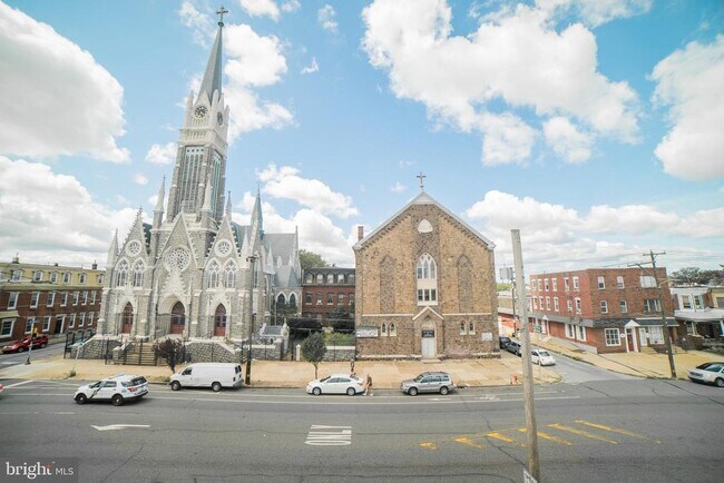 Building Photo - 2427 E Allegheny Ave