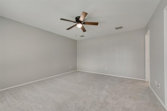 Building Photo - 613 Preston Dr