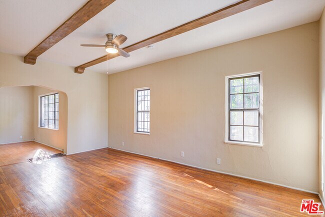 Building Photo - 1492 Silver Lake Blvd