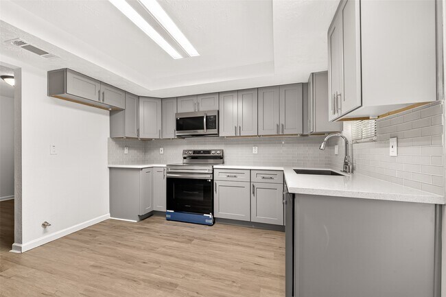 Building Photo - 8306 Wayward Rd