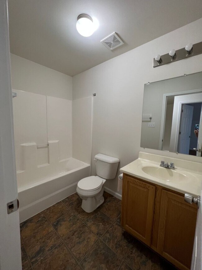 Building Photo - 11205 Cumberland Gap Dr