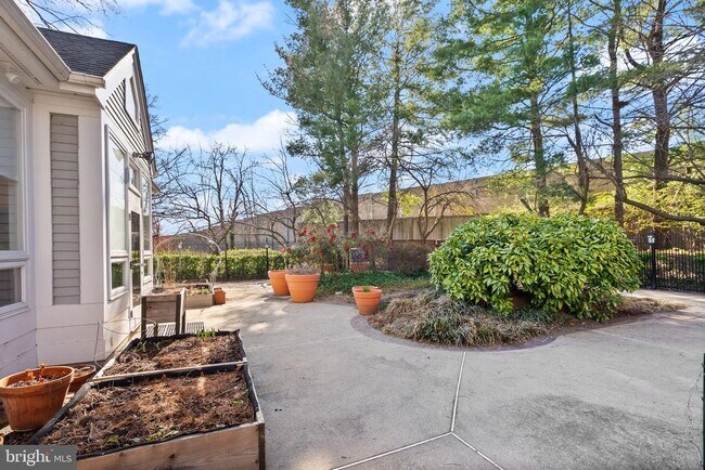 Building Photo - 10302 Appalachian Cir