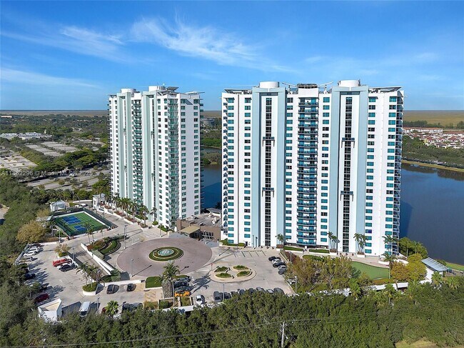 Building Photo - 2641 N Flamingo Rd