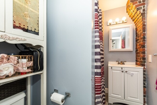 Building Photo - 78 W Concord St