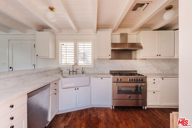 Building Photo - 2344 Sunset Heights Dr