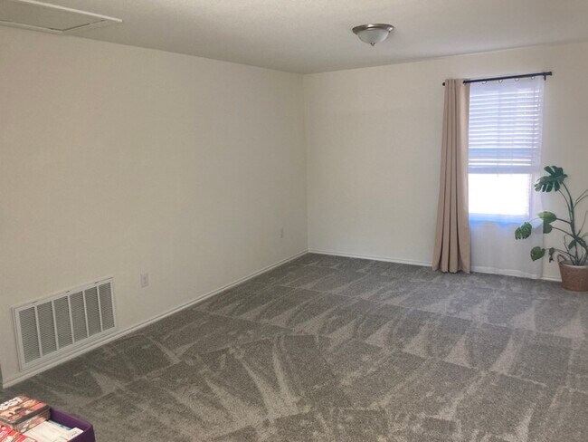 Building Photo - !! 50% OFF on 1st Month's Rent when you mo...