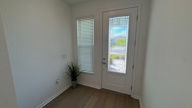 Building Photo - Unfurnished Annual Rental Available Now