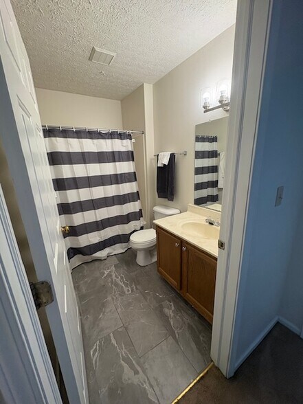 Building Photo - 15 S Shafer St