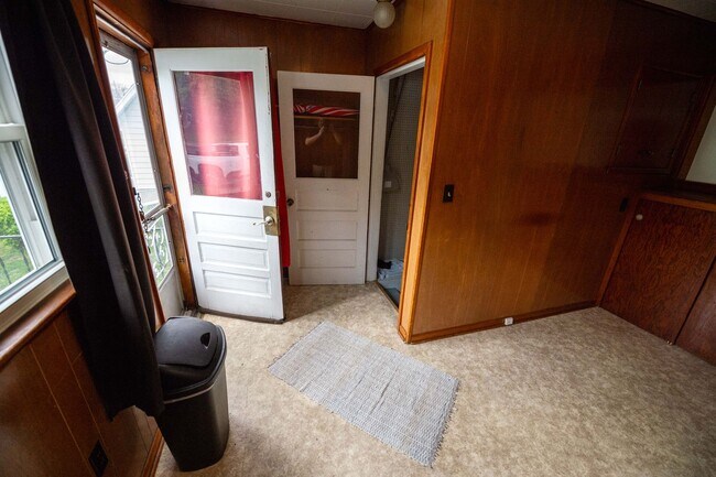 Building Photo - 112 E 15th St