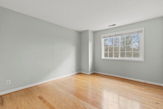 Building Photo - 1473 N Van Dorn St