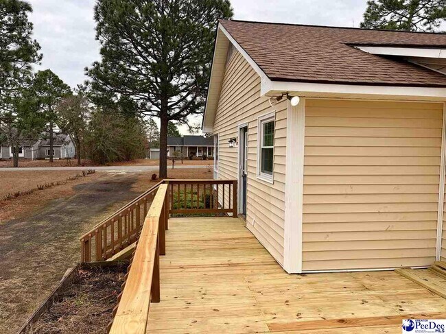 Building Photo - 1052 Wellington Dr