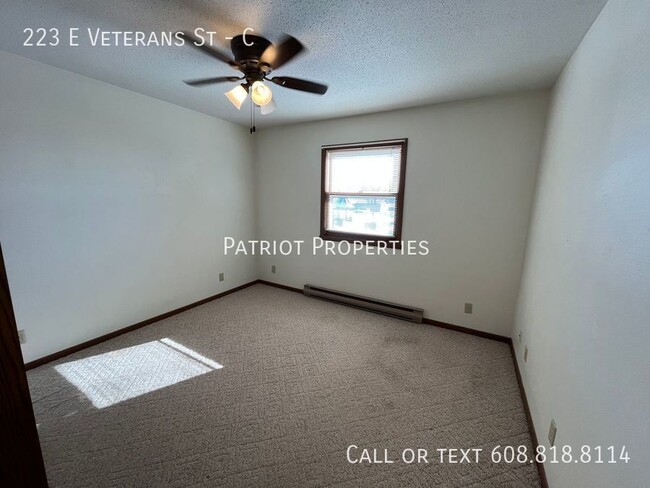 Building Photo - 2 bedroom/ 1 bath apartment in Tomah, WI