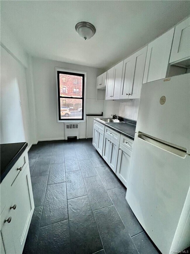 Building Photo - 4 Windsor Terrace