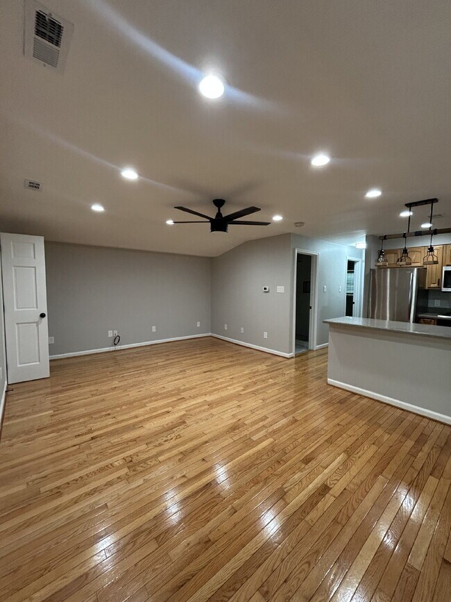 Building Photo - Newly Renovated 3-Bedroom, 2-Bath Home with Spacious Deck & Large Yard