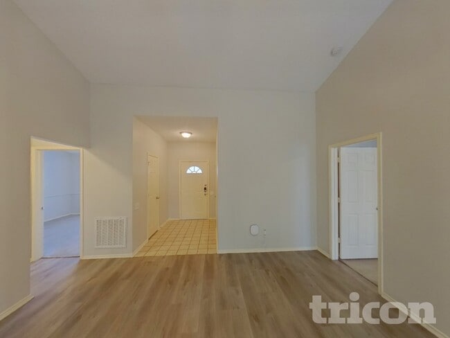 Building Photo - 2601 Country Creek Ln