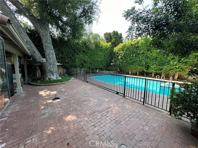 Building Photo - 14623 Weddington St