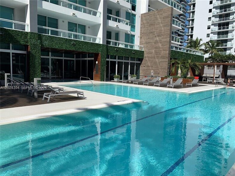 Building Photo - 1080 Brickell Ave