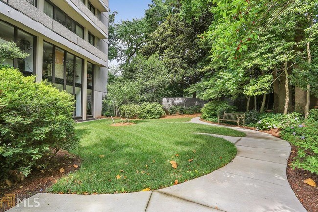 Building Photo - 2575 Peachtree Rd