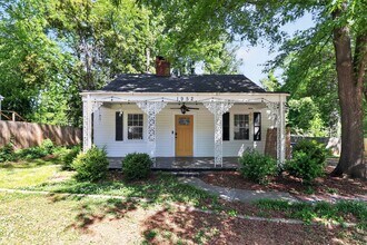 Building Photo - Charming 2BR Home Near Uptown Charlotte