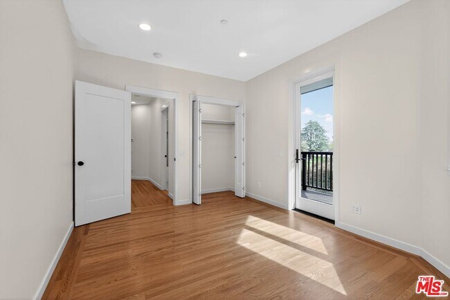 Building Photo - 502 Chapman Dr