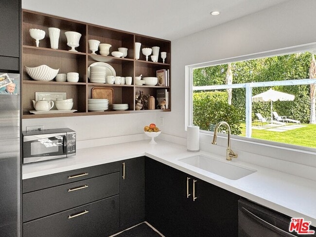 Building Photo - 2235 E Paseo Gracia