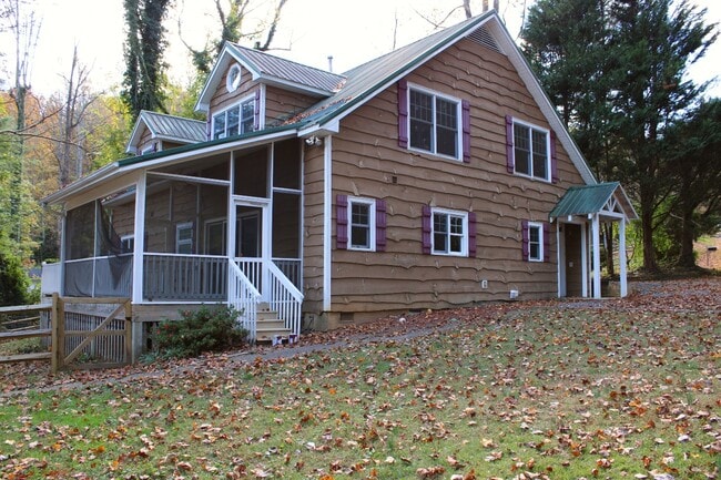 Building Photo - 306 Daniel Dr