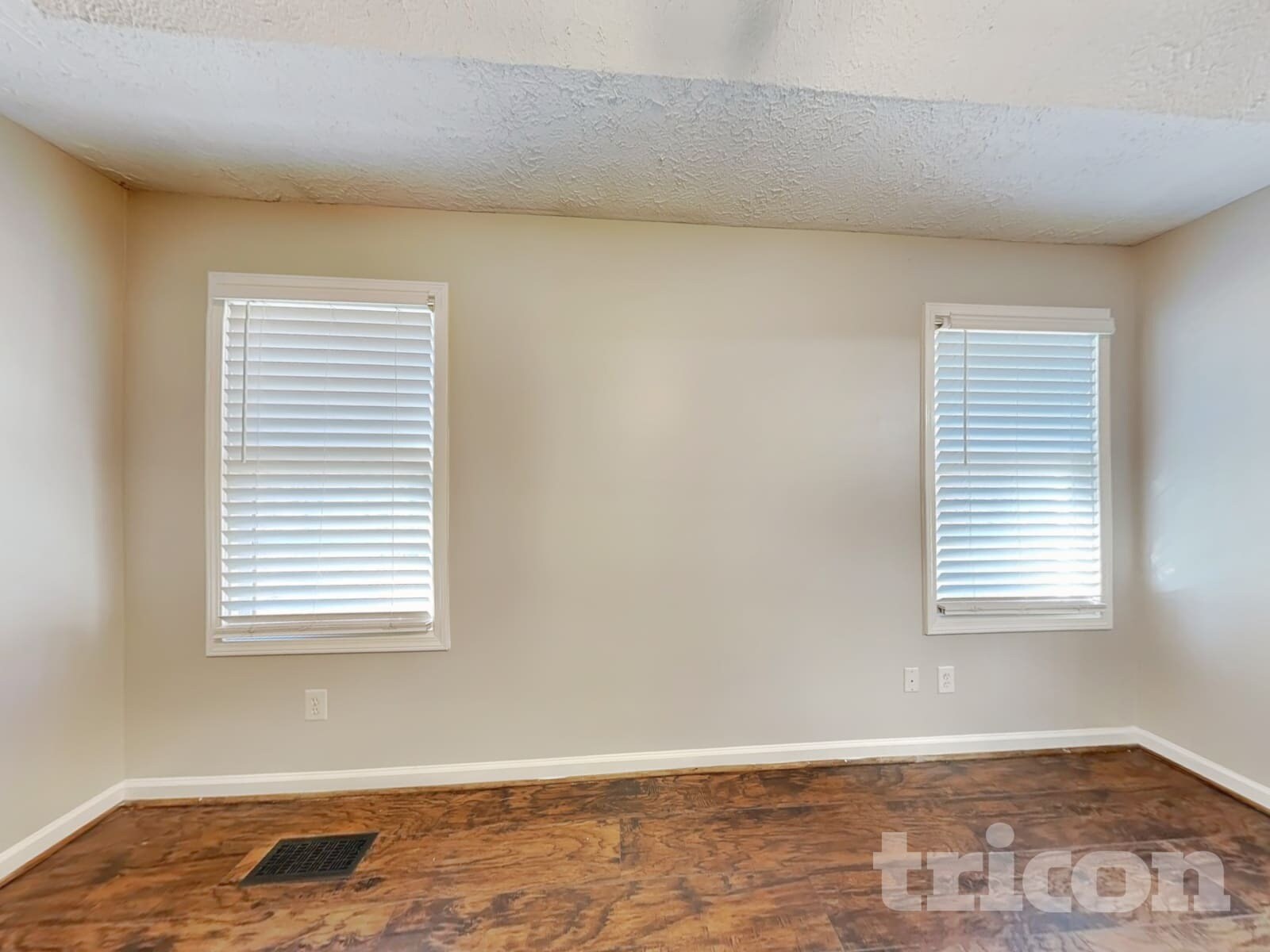 Building Photo - 206 Blake Dr