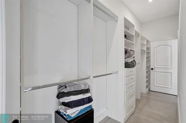 Building Photo - 1304 Mandarin Isle