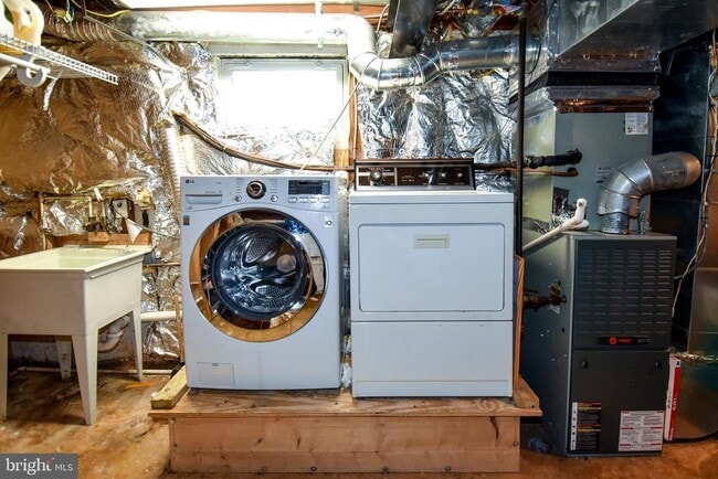 Building Photo - 6246 22nd Rd N