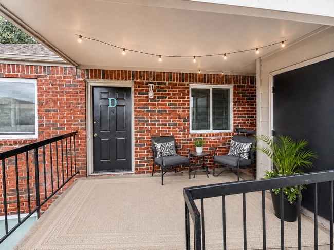 Building Photo - 5630 Brookview Ct