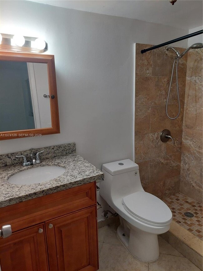 Building Photo - 714 NE 10th St