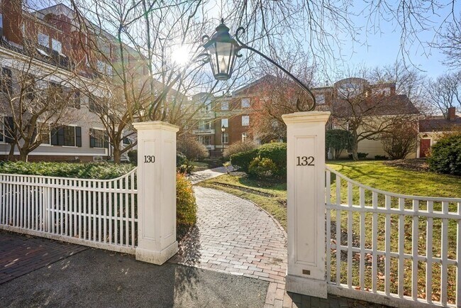 Building Photo - 130 Mt Auburn St