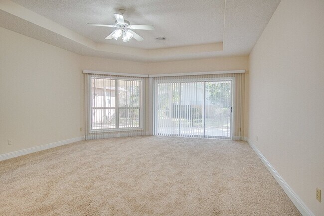 Building Photo - Festive Move-In Special! 4BR/3BA Lenox Gem...