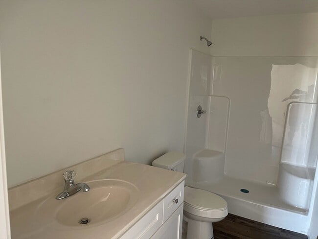 Building Photo - 1434 Quarles Rd