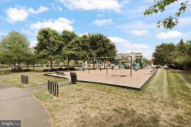 Building Photo - 42824 Edgegrove Heights Terrace