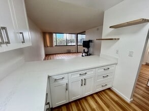 Building Photo - 1255 Nuuanu Ave