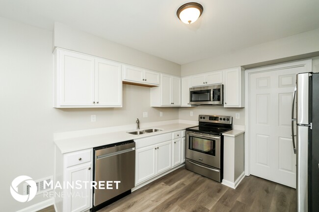 Building Photo - 10714 English Oak Ct