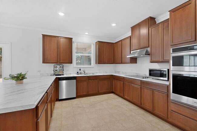 Building Photo - 712 Madalin Rue Ct