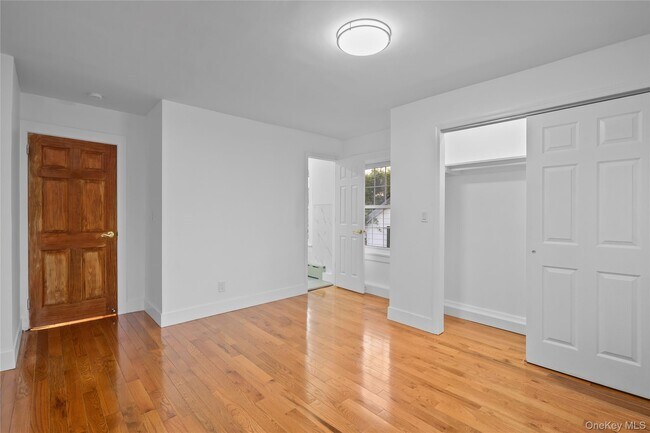 Building Photo - 20 Overhill Pl